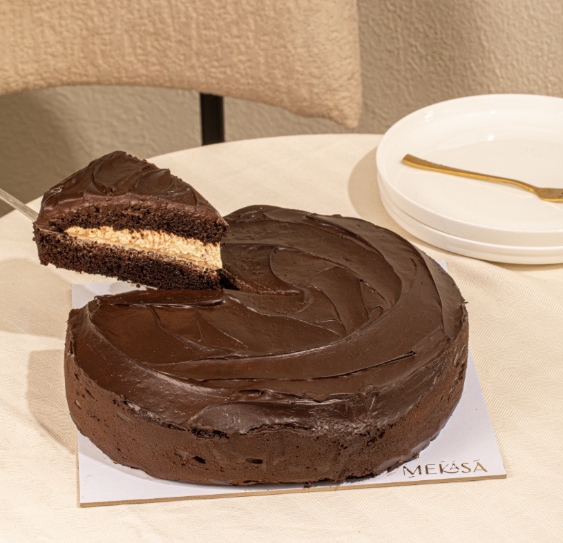 Black& white whole cake
