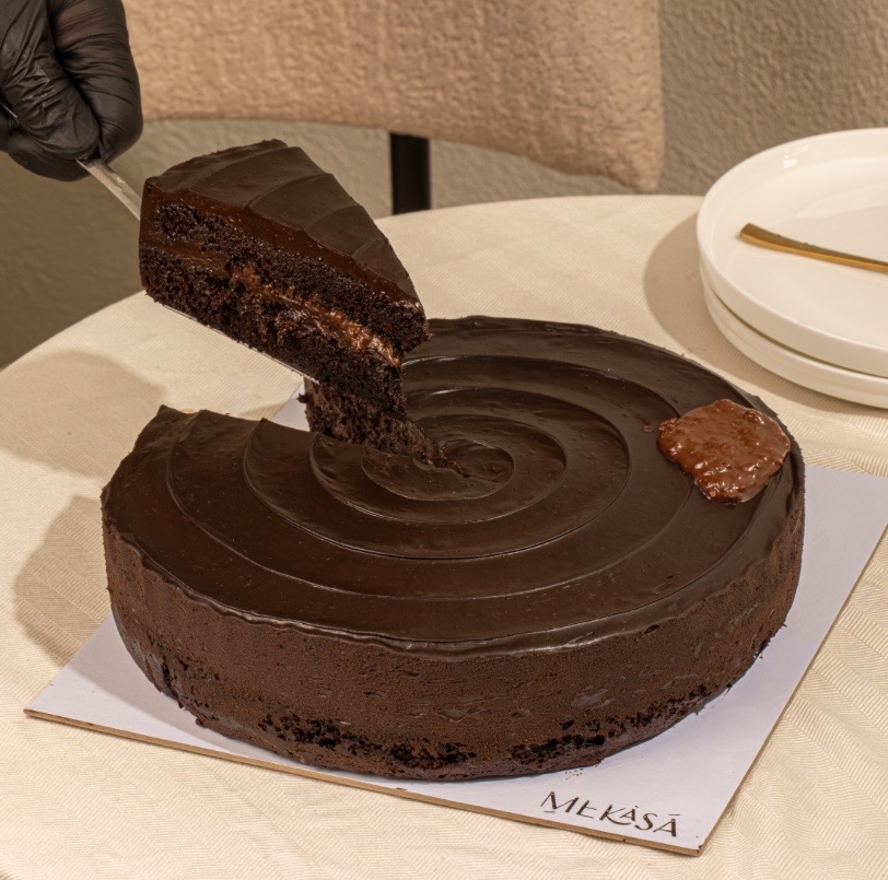 Classic crunch whole cake